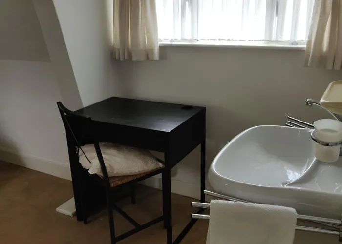 Zit Slaapkamer Op De 2e Etage In Rietgedekte Met Gedeelde Douche En Keuken Διαμέρισμα *