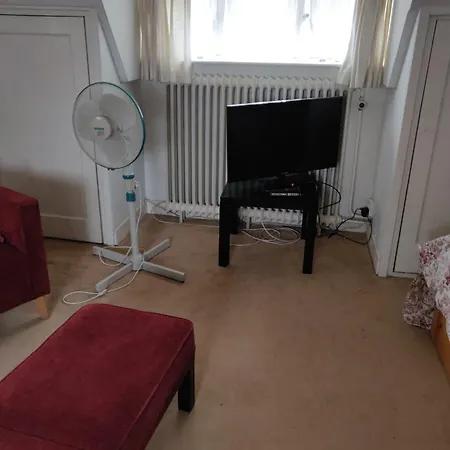 Apartamento Zit Slaapkamer Op De 2e Etage In Rietgedekte Met Gedeelde Douche En Keuken Wassenaar